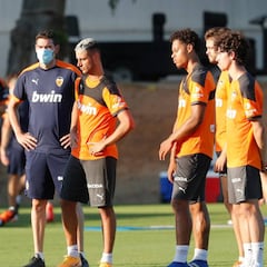 Gracia medita aligerar plantilla tras el primer reconocimiento a la Academia