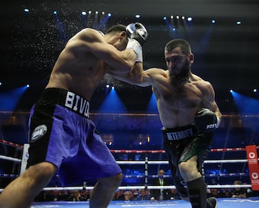 Equipo del ‘Canelo’ espera oferta para enfrentar a Beterbiev 
