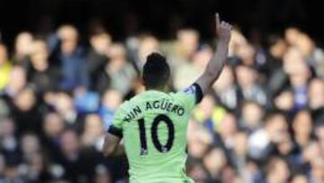 Agüero marcó un hat-trick en la visita del Manchester City al Chelsea.