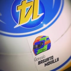 Fernando Alonso homenajea a Gonzalo Basurto en su casco