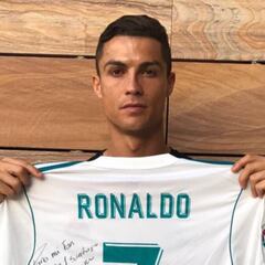 El emotivo mensaje de Cristiano a Santiago, su fan fallecido