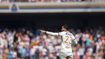 Pumas' Brazilian forward #23 Juninho Vieira celebrates after scoring the equalising goal during the Liga MX Clausura football match between Pumas and Leon at Olimpico Universitario Stadium in Mexico City on January 18, 2026. (Photo by Rodrigo Oropeza / AFP)