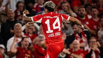 La alegría de Luis Díaz tras su debut en Bundesliga.