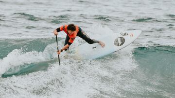 Enrique Pérez surfeando en el Gran Canaria Pro-Am 2024