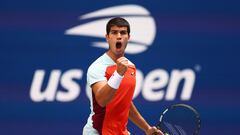 NEW YORK, NEW YORK - SEPTEMBER 03: Carlos Alcaraz of Spain celebrates winning a game against Jenson Brooksby of the United States during their Men's Singles Third Round match on Day Six of the 2022 US Open at USTA Billie Jean King National Tennis Center on September 03, 2022 in the Flushing neighborhood of the Queens borough of New York City.   Elsa/Getty Images/AFP
== FOR NEWSPAPERS, INTERNET, TELCOS & TELEVISION USE ONLY ==