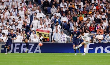 Corra el minuto 33 cuando Arda Gler, tras un quiebro previo, dispar a la portera del Celta de Vigo.
