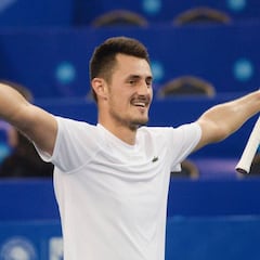 Tomic sufre ante Fognini, pero se lleva el título en Chengdu