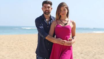 La pareja lleva dos a?os de relaci¨®n. Ambos son de M¨¢laga, se conocieron gracias al primo de la concursante cuando ?lvaro estaba en pareja. Una vez rota esa historia de amor, los j¨®venes apostaron por su amor.