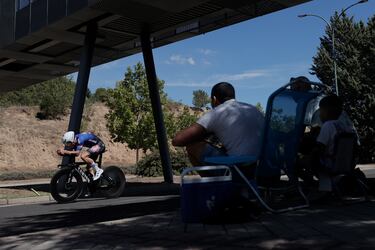 El australiano del Kaden Groves Alpecin-Deceuninck durante su participación en la décima etapa de la Vuelta Ciclista a España, una contrarreloj individual de 25,8 kilómetros en Valladolid.