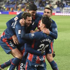 Obeng comanda la resurrección del Huesca ante un Andorra con diez