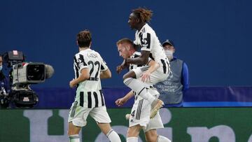 Soccer Football - Champions League - Group H - Zenit Saint Petersburg v Juventus - Gazprom Arena, Saint Petersburg, Russia - October 20, 2021 Juventus' Dejan Kulusevski celebrates scoring their first goal with Moise Kean and Federico Chiesa REUTERS/
