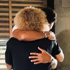 El Pibe Valderrama arropa a Fredy Guarín