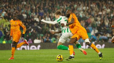 La jugada del penalti en el minuto 52 de partido. Antonio Rüdiger derriba a Jesús Rodríguez momentos antes del mano a mano con Thibaut Courtois.