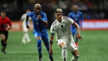 Alan Pulido of Mexico during the game Mexico vs Honduras, friendly in preparation for the CONCACAF Gold Cup, at the Mercedes-Benz Stadium, on June 12, 2021.
 
 &lt;br&gt;&lt;br&gt;
 
 Alan Pulido de Mexico durante el partido Mexico vs Honduras, amistoso d