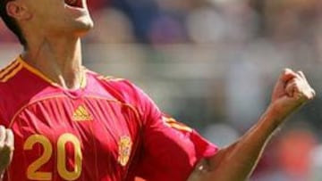 <B>LO ÚNICO.</B> El gol de Juanito y el juego de Joaquín fue lo único que se pudo rescatar de un aburrido encuentro.