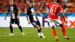 Soccer Football - Champions League - Group H - Benfica v Paris St Germain - Estadio da Luz, Lisbon, Portugal - October 5, 2022 Paris St Germain's Lionel Messi in action with Benfica's Florentino REUTERS/Pedro Nunes