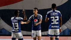 Millonarios gole&oacute; a Once Caldas 5-2 en el debut de la liguilla. El equipo azul fue contundente. Emerson Rodr&iacute;guez y Mackalister Silva, figuras