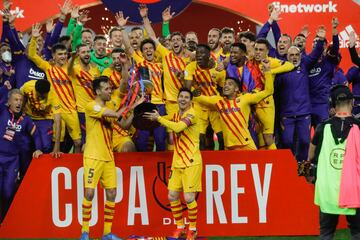 Los jugadores del Barcelona celebraron el tí­tulo de campeones de Copa.