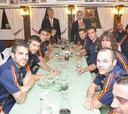 La selección celebra el centenario de Iker y la clasificación con una cena