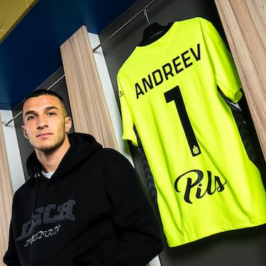 Oficial: Plamen Andreev rompe con el Racing para irse al Lech Poznan