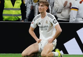 El gesto de Huijsen con el Bernabéu tras haber sido pitado: dice mucho de él