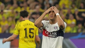 Dortmund (Germany), 01/05/2024.- PSG's Kylian Mbappe puts his hands on his head during the UEFA Champions League semi final, 1st leg match between Borussia Dortmund and Paris Saint-Germain in Dortmund, Germany, 01 May 2024. (Liga de Campeones, Alemania, Rusia) EFE/EPA/FRIEDEMANN VOGEL
