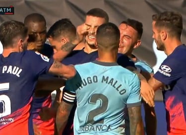 El acta recoge que Hermoso "agarr車 por el cuello a un rival"