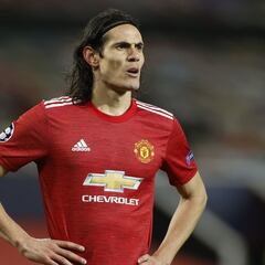 Cavani weighs up his options