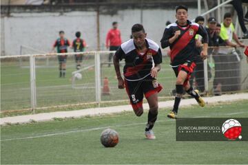 Curicó Unido cuenta con este juvenil de 19 años que el año pasado pasado hizo su debut en Primera División frente a Deportes Antofagasta. Es una de las grandes apuestas del club. 