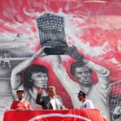 Elías Figueroa inauguró histórico mural de Inter de Porto Alegre