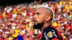 GUAYAQUIL, ECUADOR - OCTOBER 29: Arturo Vidal of Flamengo looks on during the final of Copa CONMEBOL Libertadores 2022 between Flamengo and Athletico Paranaense at Estadio Monumental Isidro Romero Carbo on October 29, 2022 in Guayaquil, Ecuador. (Photo by Franklin Jacome/Getty Images)