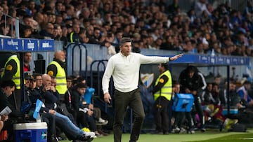 Funes da una indicación en el Málaga-Albacete.