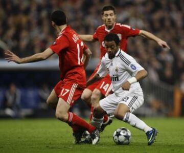 En la temporada 2008-2009, Juande Ramos cambiaría su demarcación sobre el terreno de juego y le pasaría de lateral a interior izquierdo. En su nueva posición lograría marcar su primer gol con el Real Madrid. Sería en la victoria por 0-4 en el Estadio El Molinón ante el Sporting de Gijón. Marcelo marcaría el 0-3 tras un increíble taconazo de Gonzalo Higuaín en pleno contraataque. Esa misma temporada conseguiría otros 3 goles más.