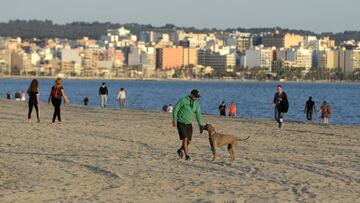 Views of the beach in Palma de Mallorca crowded after partial lifting of the confinement due to the covid crisis, in Pama de Mallorca on Sunday May 3, 2020.