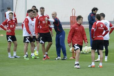 "If anyone else had scored Saúl’s goal, we’d be watching it for a month" - Paco