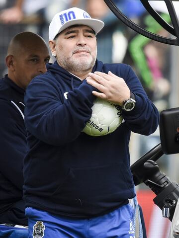 The Argentinean legend returns to his homeland as the new coach of Gimnasia La Plata and the fans were out in force at the Estadio Juan Carmelo Zerillo.