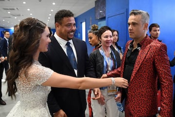 Robbie Williams, Aida Garifullina y Ronaldo  