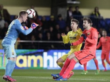 Marc-Andre Ter Stegen, Gerard Pique y Luciano Vietto.