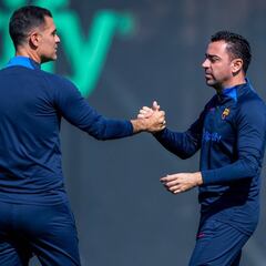 Xavi es historia, Rafa Márquez llama a la puerta del Barça