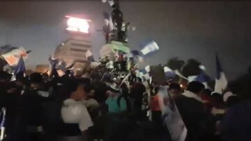 Hinchas cruzados celebraron en Plaza Italia el nuevo título