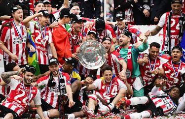 PSV punish nine-man Ajax to reclaim Eredivisie title