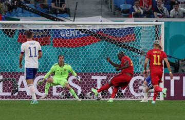 1-0. Romelu Lukaku marca el primer gol.