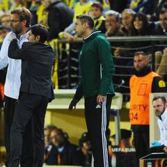 Pique entre Marcelino y Klopp que acabó en un abrazo