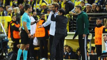 Pique entre Marcelino y Klopp que acabó en un abrazo