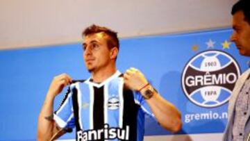 Cebolla Rodríguez dejó de pertenecer a Gremio y volverá a Uruguay.