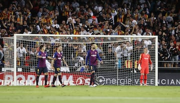 Piqué ducks out of the way as a Valencia corner comes into the box, and Ezequiel Garay turns the ball in from close range to give Los Che a second-minute lead.