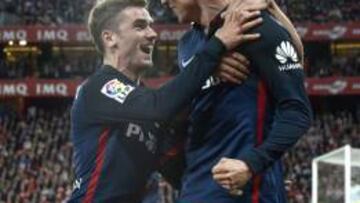 El delantero del Atlético de Madrid Fernando Torres celebra su gol.