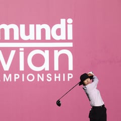 Julia López aguanta a 7 golpes de la cabeza