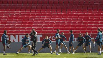 Entrenamiento del Sevilla.