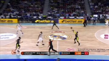 El WiZink Center enmudeció: canastón de Ali desde su campo